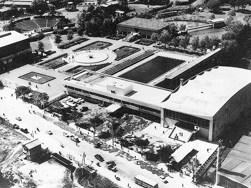 石橋文化ホール・文化会館を建設し久留米市に寄贈（1963年）